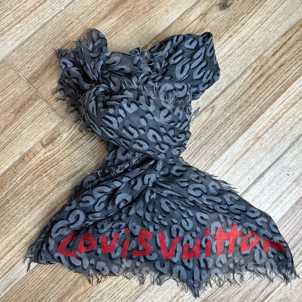 Louis Vuitton cashmere scarf